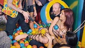 Crowd Bondage - Amina Danger smashed by balls Emilio Ardana