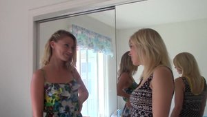 Young lesbo pussy licking